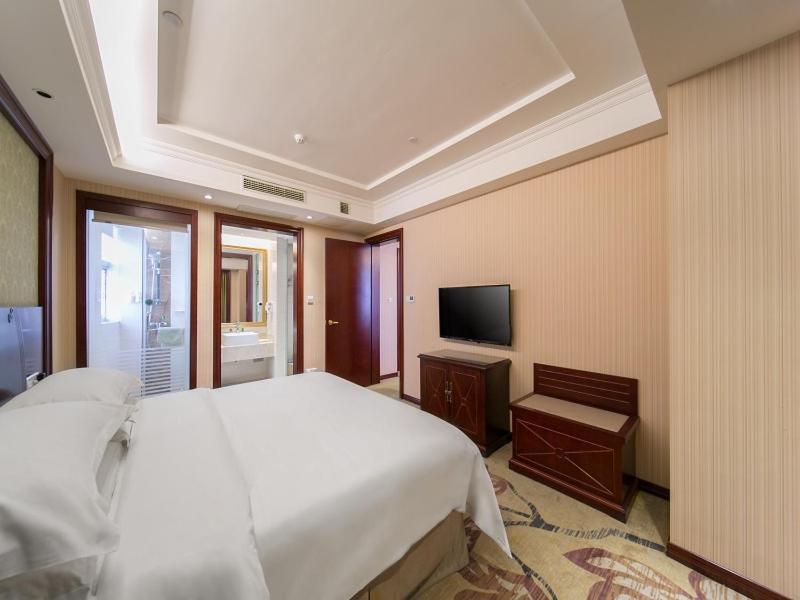 Vienna Classic Hotel Shizhongshan Avenue Csiucsiang Kültér fotó